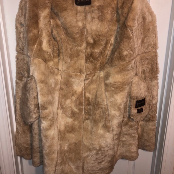 Guess - Picture 4 of 6